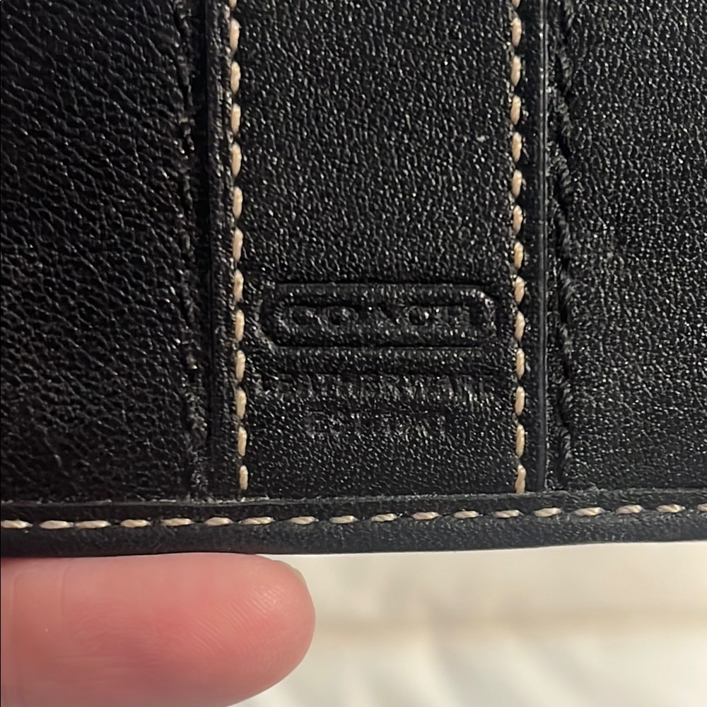 Coach Black Leather Bifold Cardholder - Picture 2 of 8